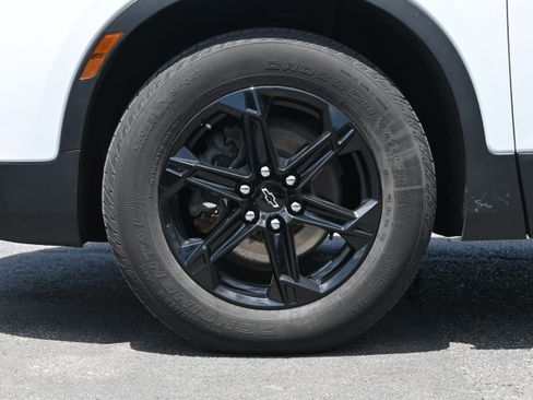 Used 2024 Chevrolet Blazer LT w/ Midnight/Sport Edition FWD image 13