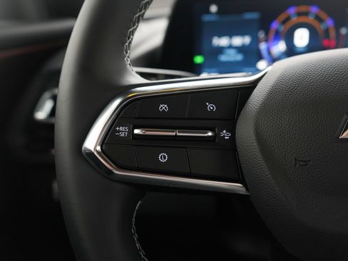 Used 2026 Chevrolet Traverse Z71 w/ Driver Confidence Package image 29