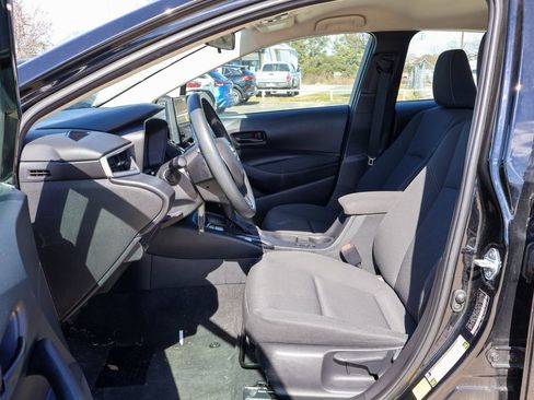 Used 2024 Toyota Corolla LE image 7