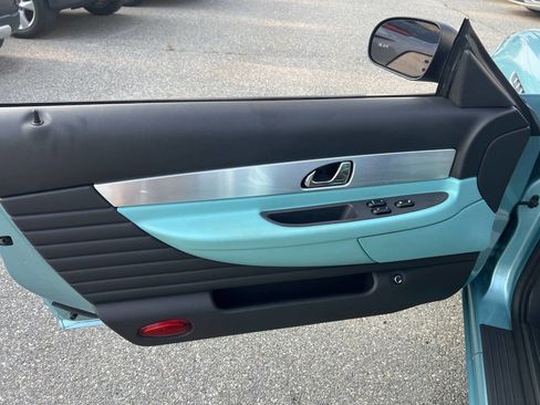 Used 2002 Ford Thunderbird Deluxe image 16