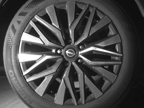 Used 2025 Nissan Altima 2.5 SV FWD image 15