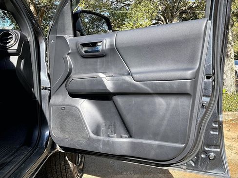 Used 2023 Toyota Tacoma TRD Sport image 25