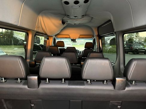 Used 2018 Mercedes-Benz Sprinter 2500 image 38