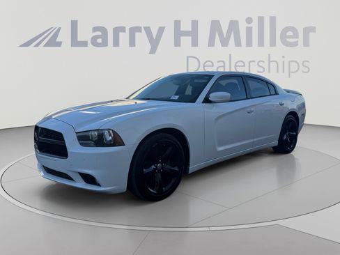 Used 2013 Dodge Charger SXT w/ Blacktop Pkg RWD image 1