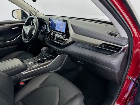 Certified 2021 Toyota Highlander Limited image 32