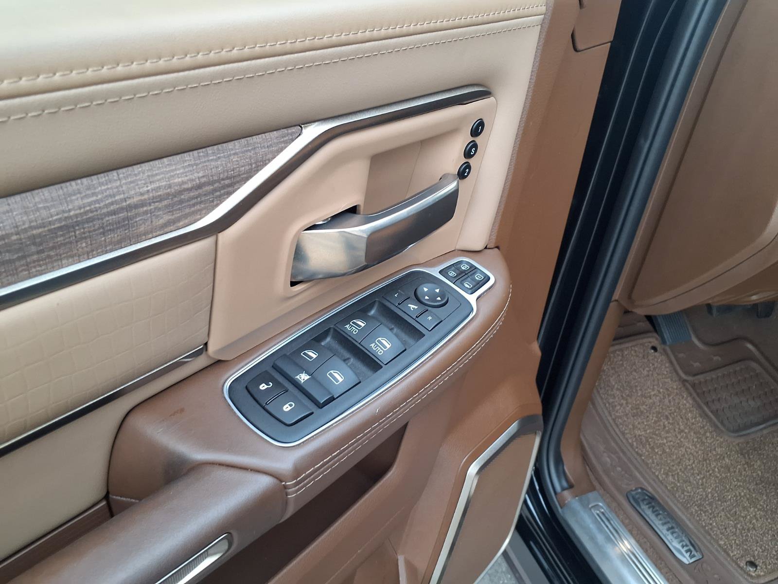 Used 2024 RAM 2500 Limited w/ Towing Technology Group AWD/4WD image 13
