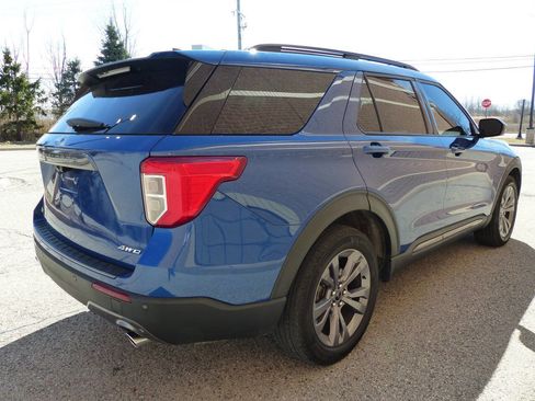 Used 2022 Ford Explorer XLT w/ Equipment Group 202A AWD/4WD image 10