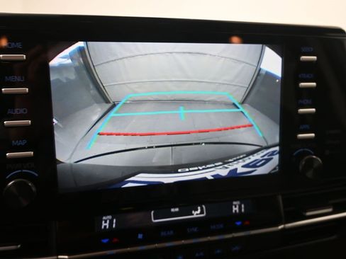 Used 2024 Toyota Sienna LE image 19