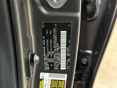 Used 2021 Toyota Highlander Platinum AWD/4WD image 13