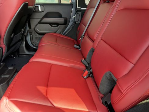 Used 2024 Jeep Wrangler Unlimited Rubicon 392 AWD/4WD image 19