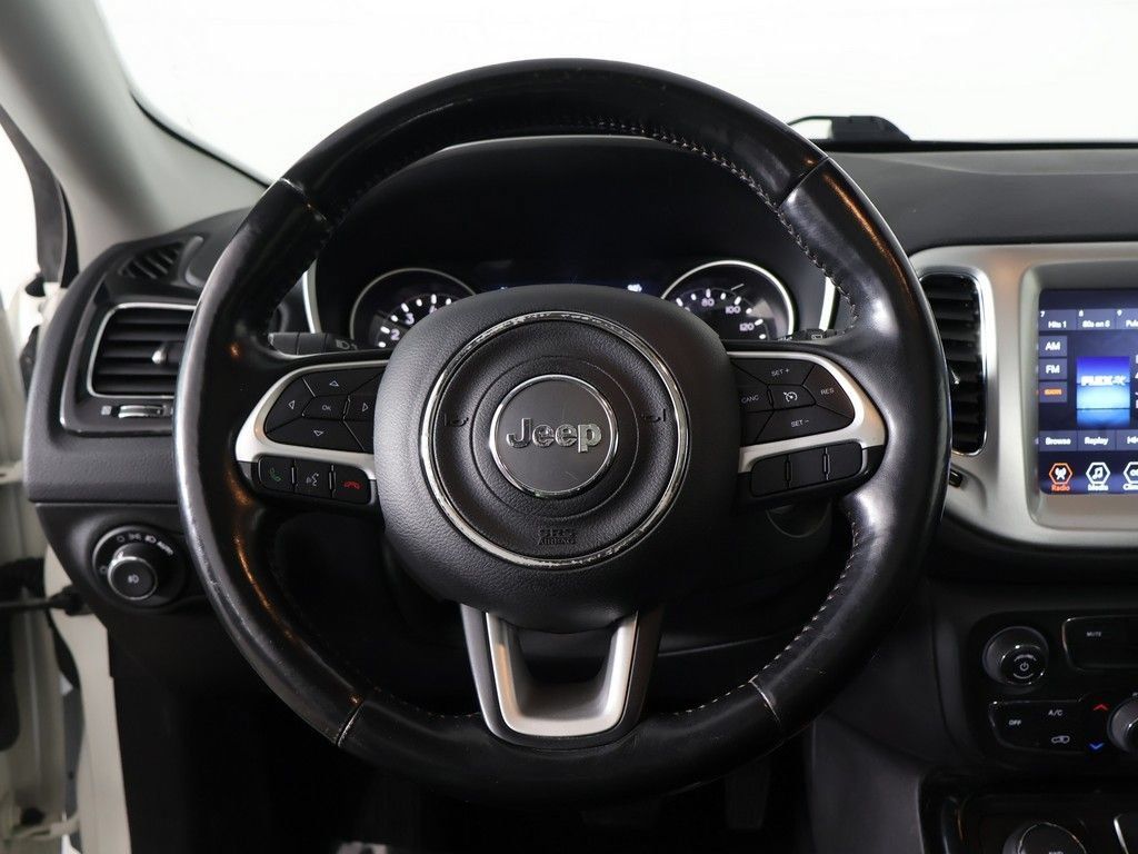 Used 2020 Jeep Compass Limited w/ Premium Lighting Group AWD/4WD image 37