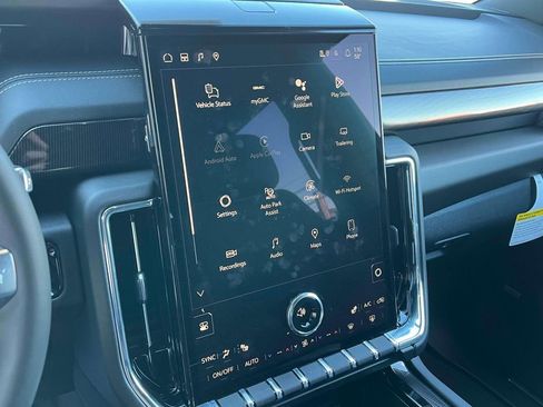 New 2026 GMC Yukon XL Elevation image 29