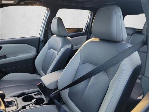 Used 2025 Subaru Forester Limited image 13