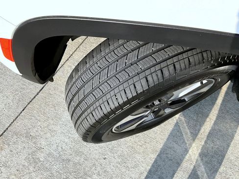 Used 2023 Jeep Grand Cherokee 4WD 4xe image 23