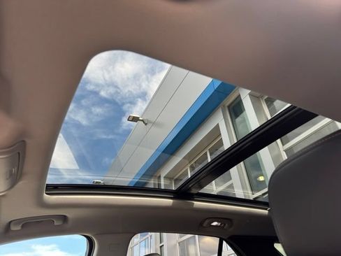 Certified 2022 Chevrolet Equinox Premier AWD/4WD image 7