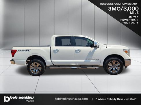 Used 2018 Nissan Titan SL w/ Chrome Package AWD/4WD image 24