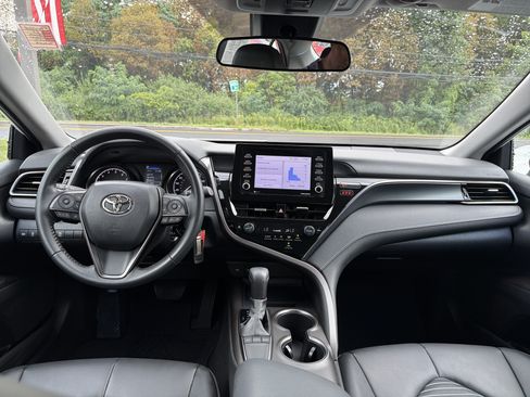 Used 2022 Toyota Camry SE w/ Carpet Mat Package (TMS) FWD image 12