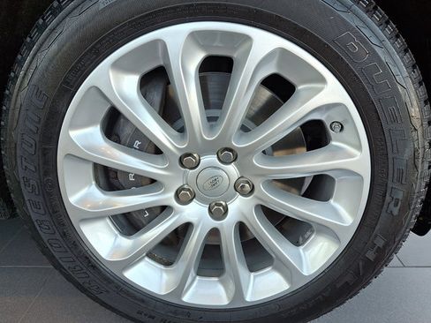 Used 2020 Land Rover Range Rover HSE image 7