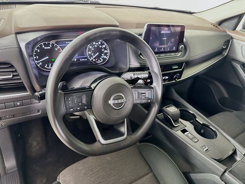 Used 2023 Nissan Rogue SV FWD image 8