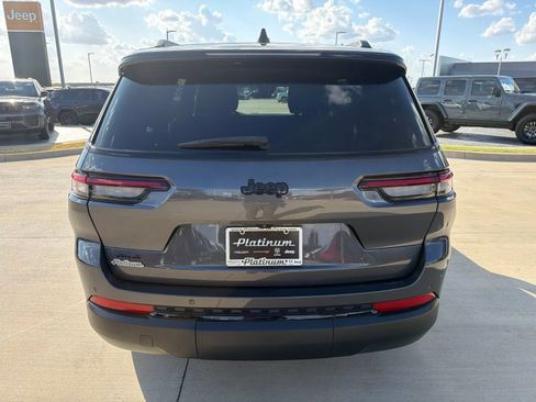 Used 2024 Jeep Grand Cherokee L Laredo AWD/4WD image 4