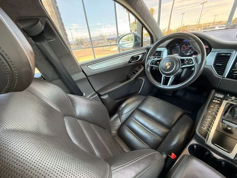 Used 2016 Porsche Macan Turbo AWD/4WD image 45