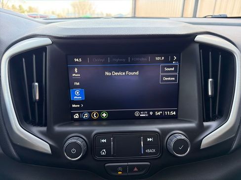 Used 2024 GMC Terrain SLT w/ Tech Package image 26