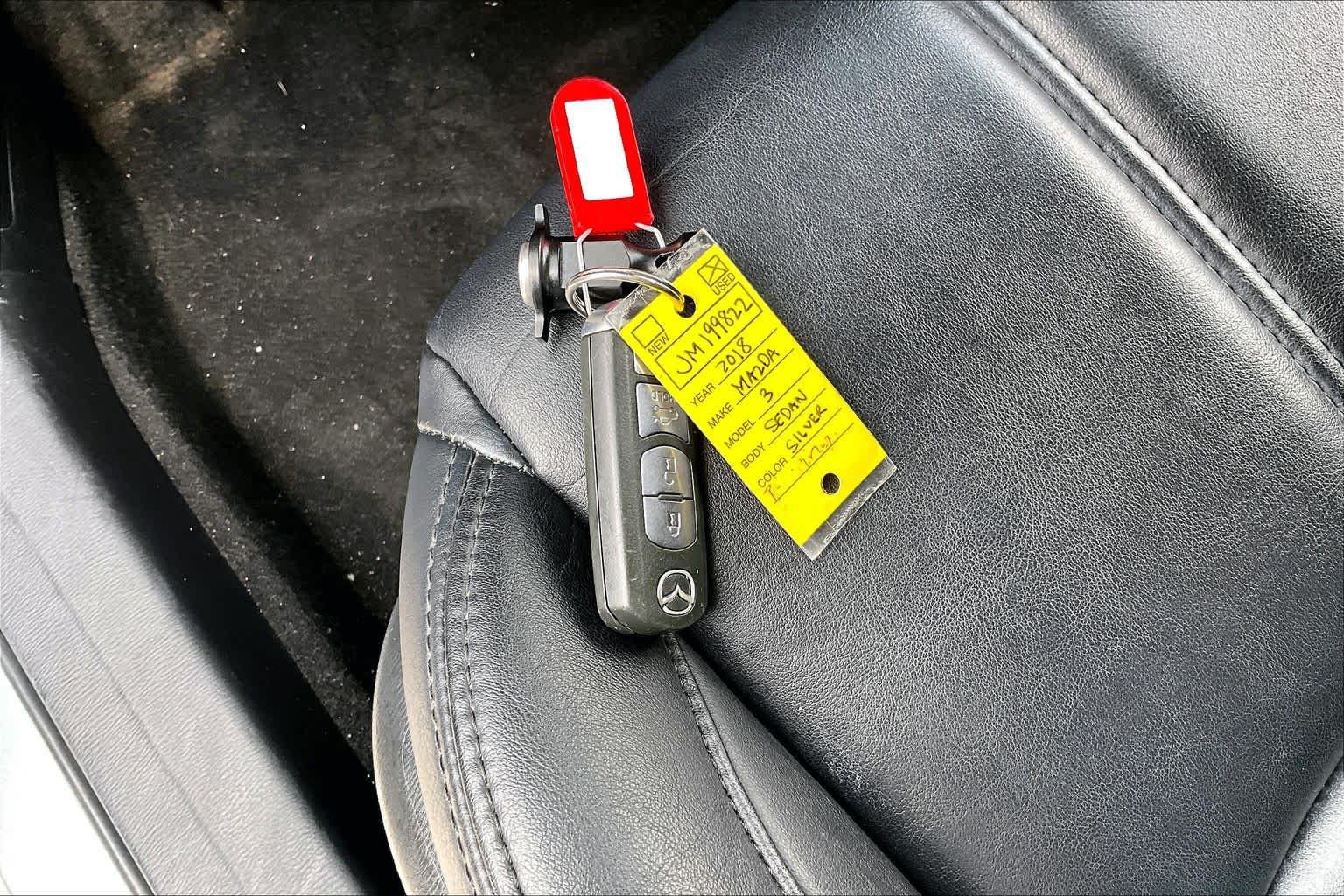 Used 2018 MAZDA MAZDA3 Touring FWD image 15
