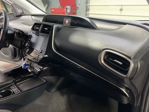 Used 2020 Toyota Prius Prime LE image 19