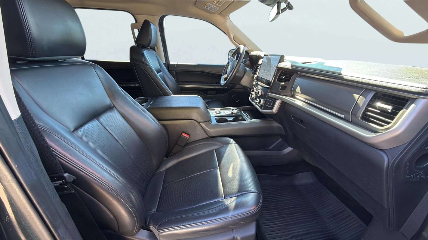 Used 2022 Ford Expedition XLT AWD/4WD image 13