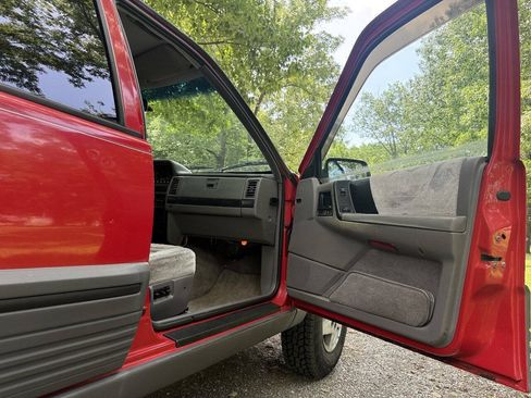 Used 1995 Jeep Grand Cherokee Laredo AWD/4WD image 39