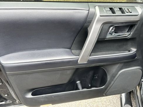 Used 2019 Toyota 4Runner SR5 Premium image 24