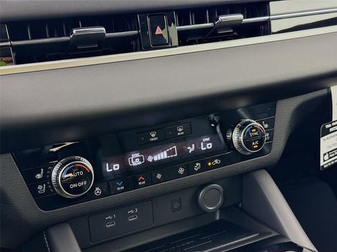 New 2026 Mitsubishi Outlander SEL image 15