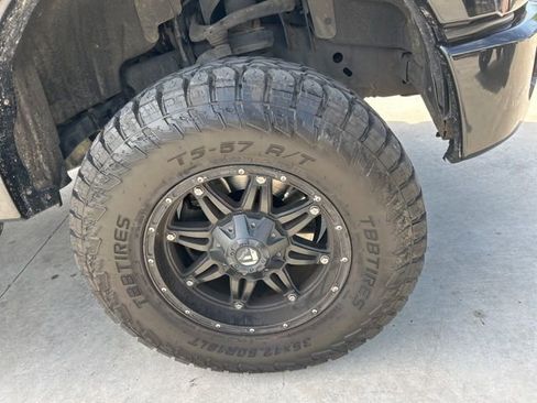 Used 2015 Ford F150 Lariat w/ Equipment Group 502A Luxury AWD/4WD image 4