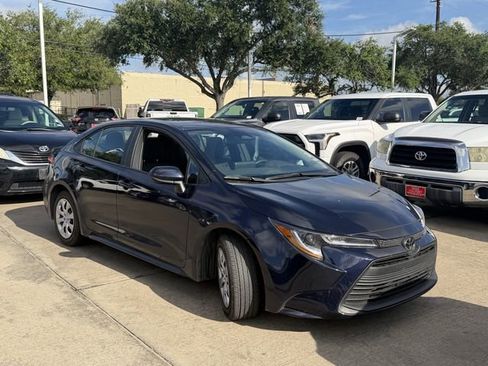 Used 2023 Toyota Corolla LE FWD image 3
