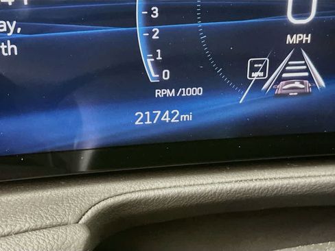 Used 2025 Cadillac XT4 Premium Luxury FWD image 20