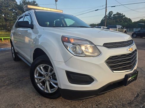 Used 2017 Chevrolet Equinox LS AWD/4WD image 68