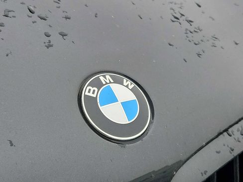 Used 2022 BMW X5 xDrive40i w/ M Sport Package AWD/4WD image 4