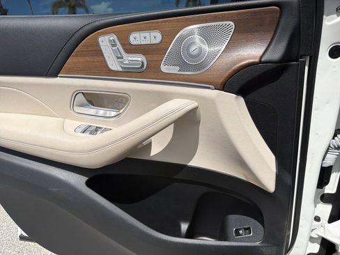 Used 2022 Mercedes-Benz GLS 450 4MATIC image 26