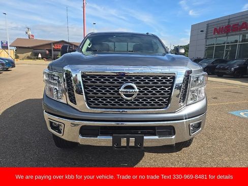 Used 2018 Nissan Titan SV AWD/4WD image 2