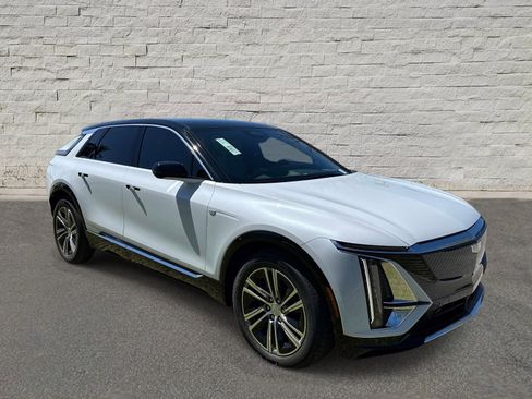 New 2026 Cadillac Lyriq Luxury w/ LPO, Floor Liner Package RWD image 7