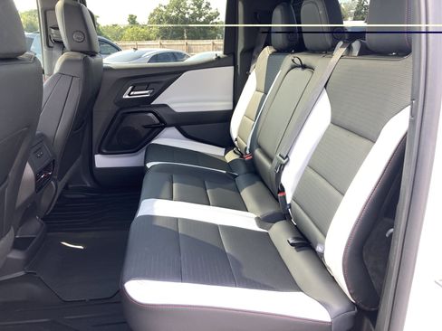 New 2026 Chevrolet Silverado EV 4x4 Crew Cab image 14