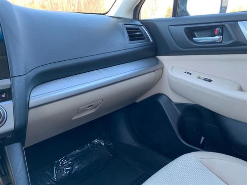 Used 2016 Subaru Outback 2.5i Premium image 32