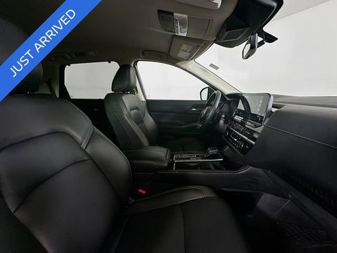 Certified 2023 Nissan Pathfinder SL w/ Lighting Package (N92) FWD image 27