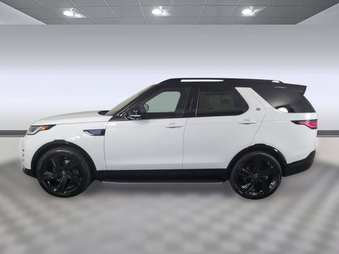 Used 2025 Land Rover Discovery Dynamic SE image 2