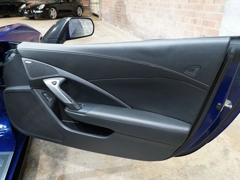 Used 2016 Chevrolet Corvette Stingray Coupe w/ Carbon Flash Badge Package image 48
