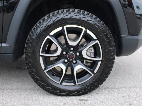 Used 2025 Jeep Compass Trailhawk AWD/4WD image 37