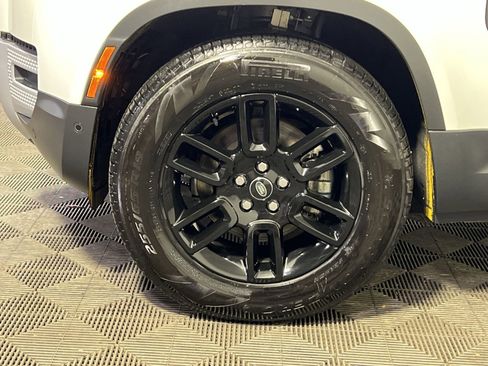 Used 2024 Land Rover Defender 110 S image 12