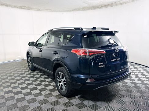 Used 2017 Toyota RAV4 XLE FWD image 5