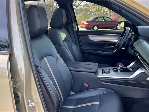 Certified 2025 MAZDA CX-70 3.3 Turbo w/ Premium Plus Pkg image 7