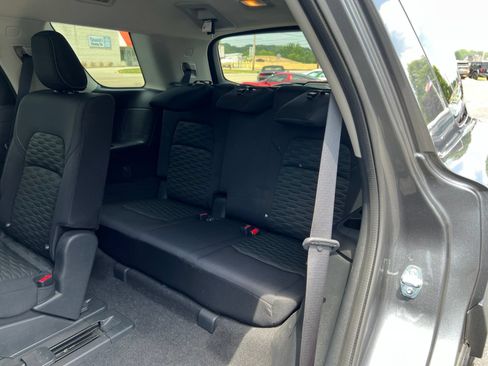 Used 2022 Nissan Pathfinder SV AWD/4WD image 37